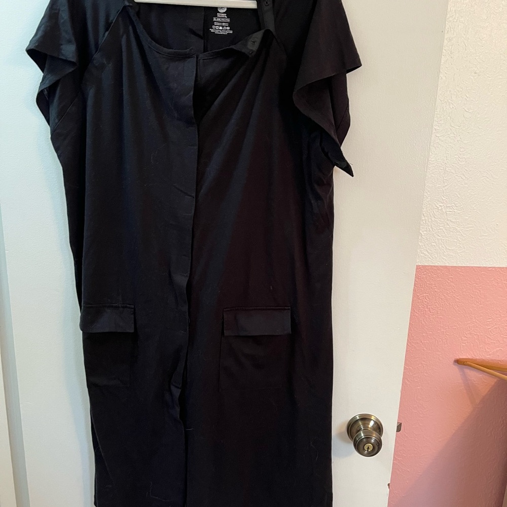 Kindred Bravely Black labor/delivery gown